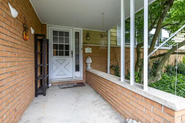 1177 Meadow LN, Elgin, IL 60123