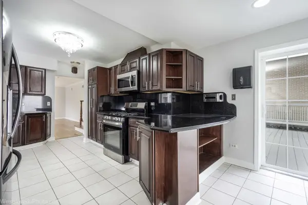 7261 N East Prairie RD, Lincolnwood, IL 60712