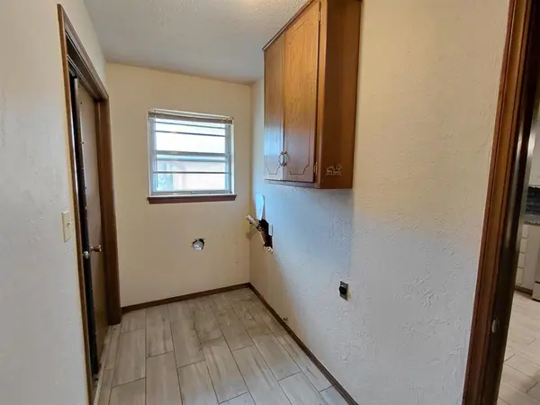 8916 S Country Club DR, Oklahoma City, OK 73159