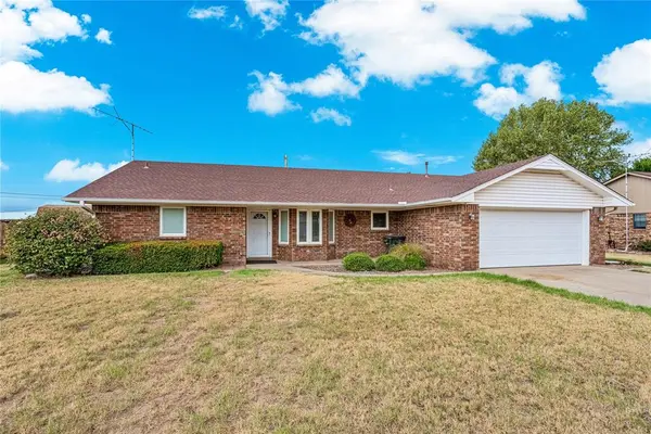 805 Villa DR, Watonga, OK 73772