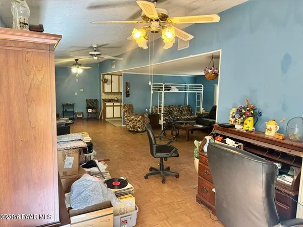 18233 S John Fry AVE, Peeples Valley, AZ 86332