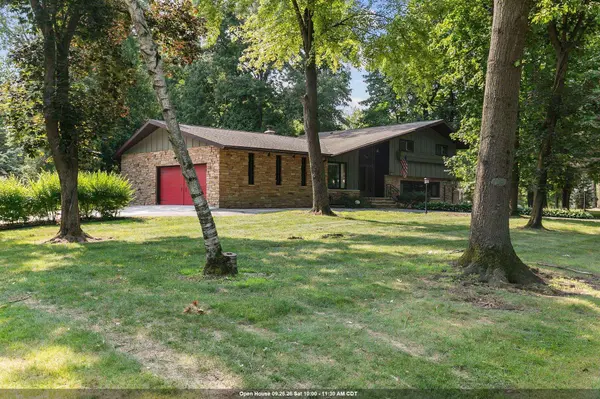 110 WOODSIDE CT, Neenah, WI 54956