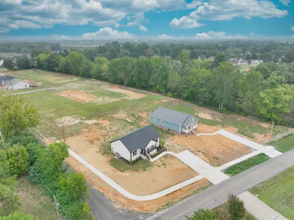 398 N Harris Rd, Portland, TN 37148