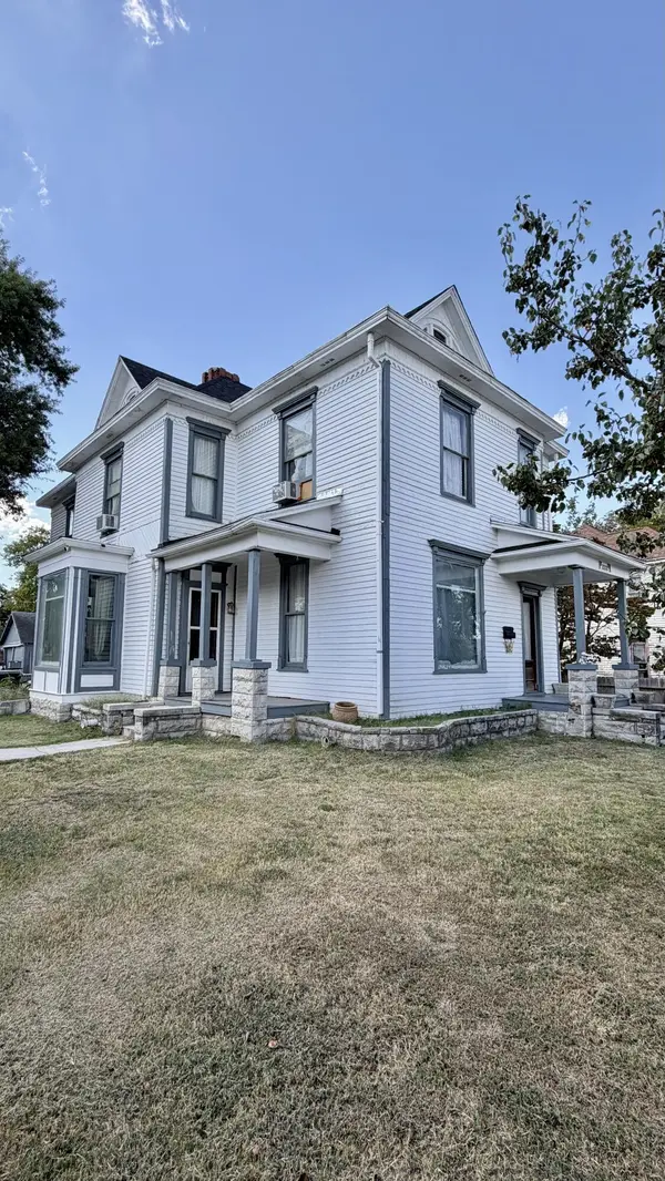 222 S Webb ST, Webb City, MO 64870