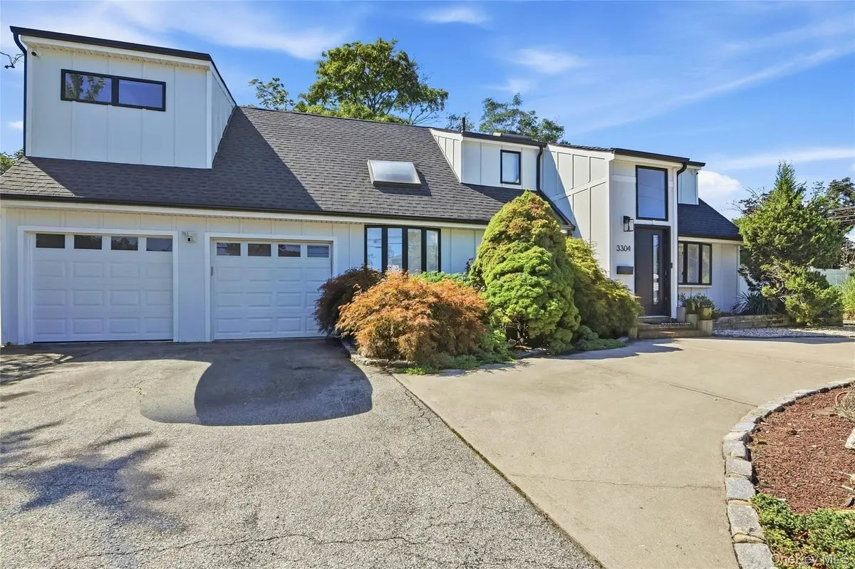 3304 Park AVE, Oceanside, NY 11572