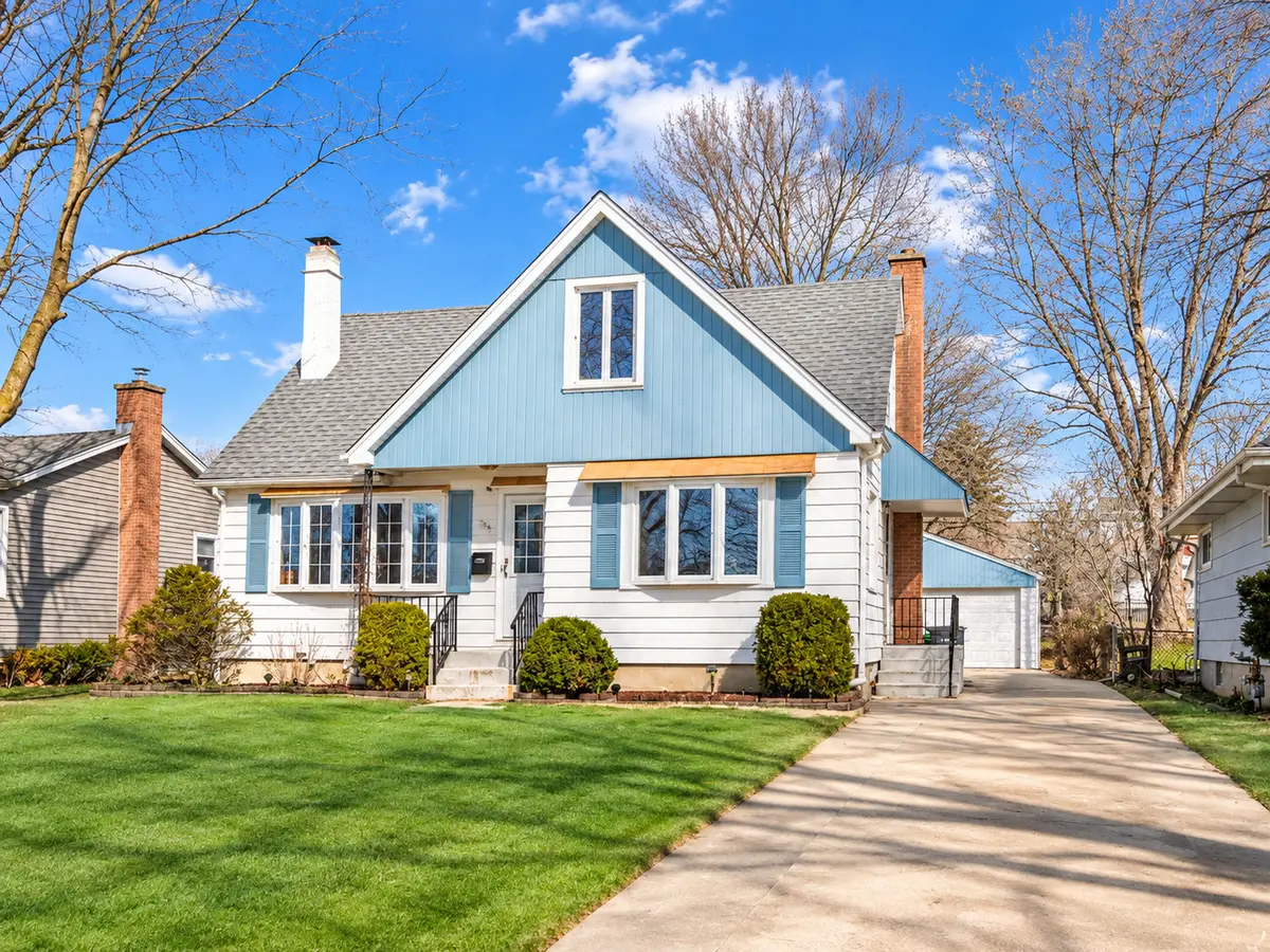 352 W Graham AVE, Lombard, IL 60148