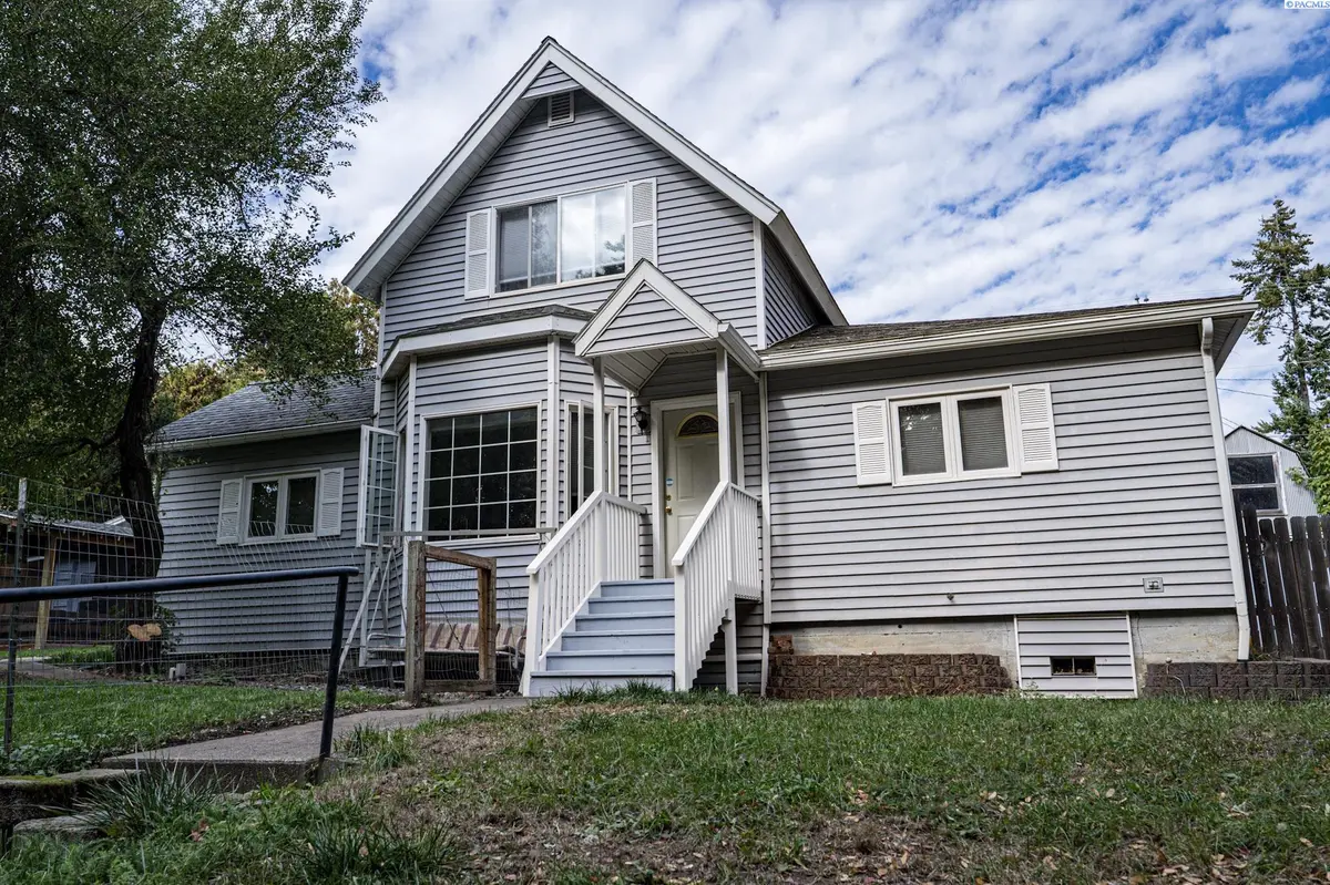 308 NW Webb, Pullman, WA 99163