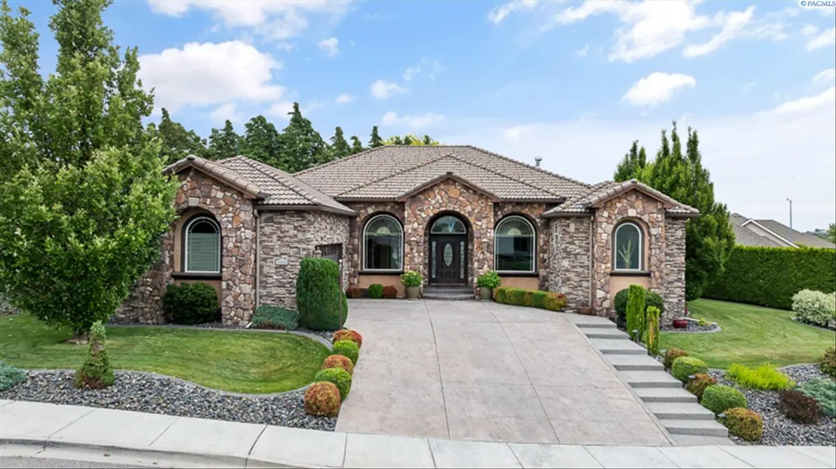 3301 S Tweedt St, Kennewick, WA 99337
