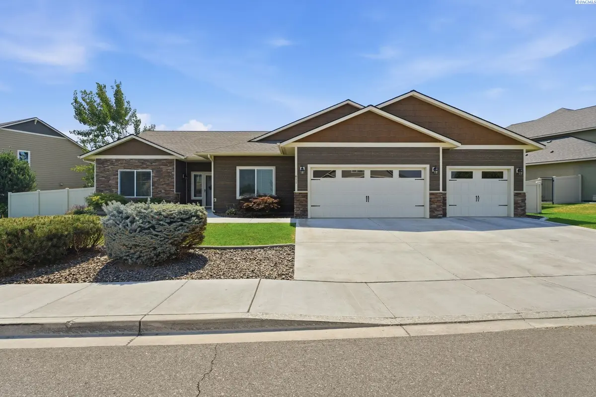 611 Hunter Street, Richland, WA 99352