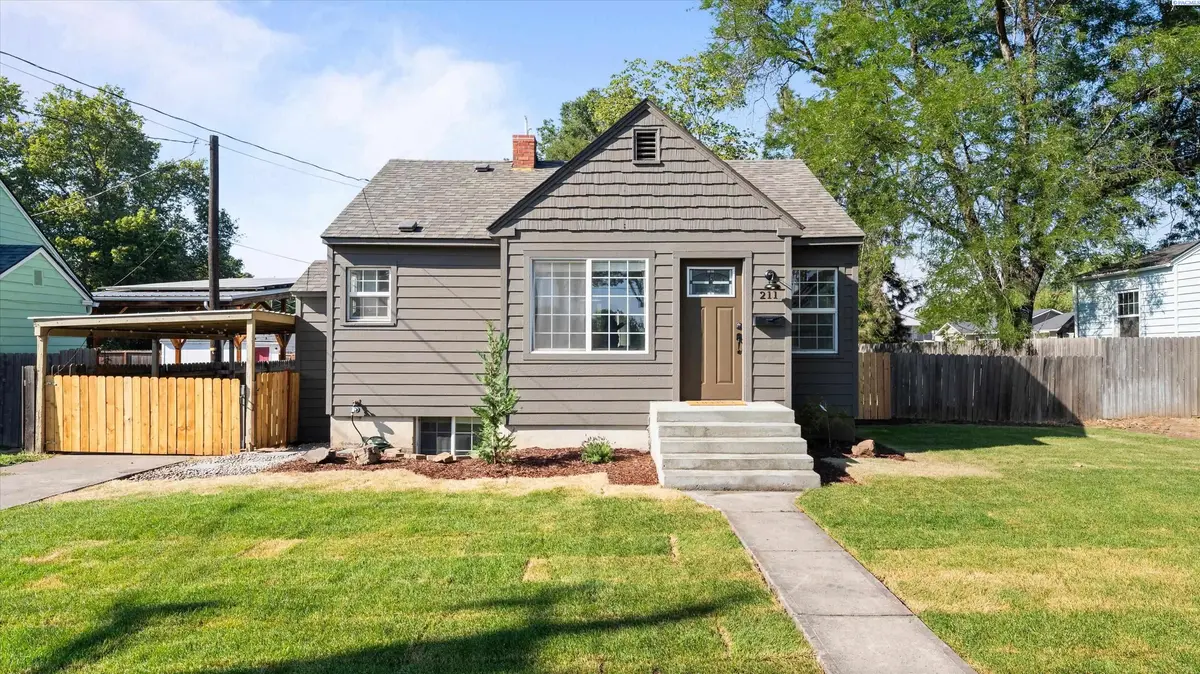 211 SE 4th Street, College Place, WA 99324