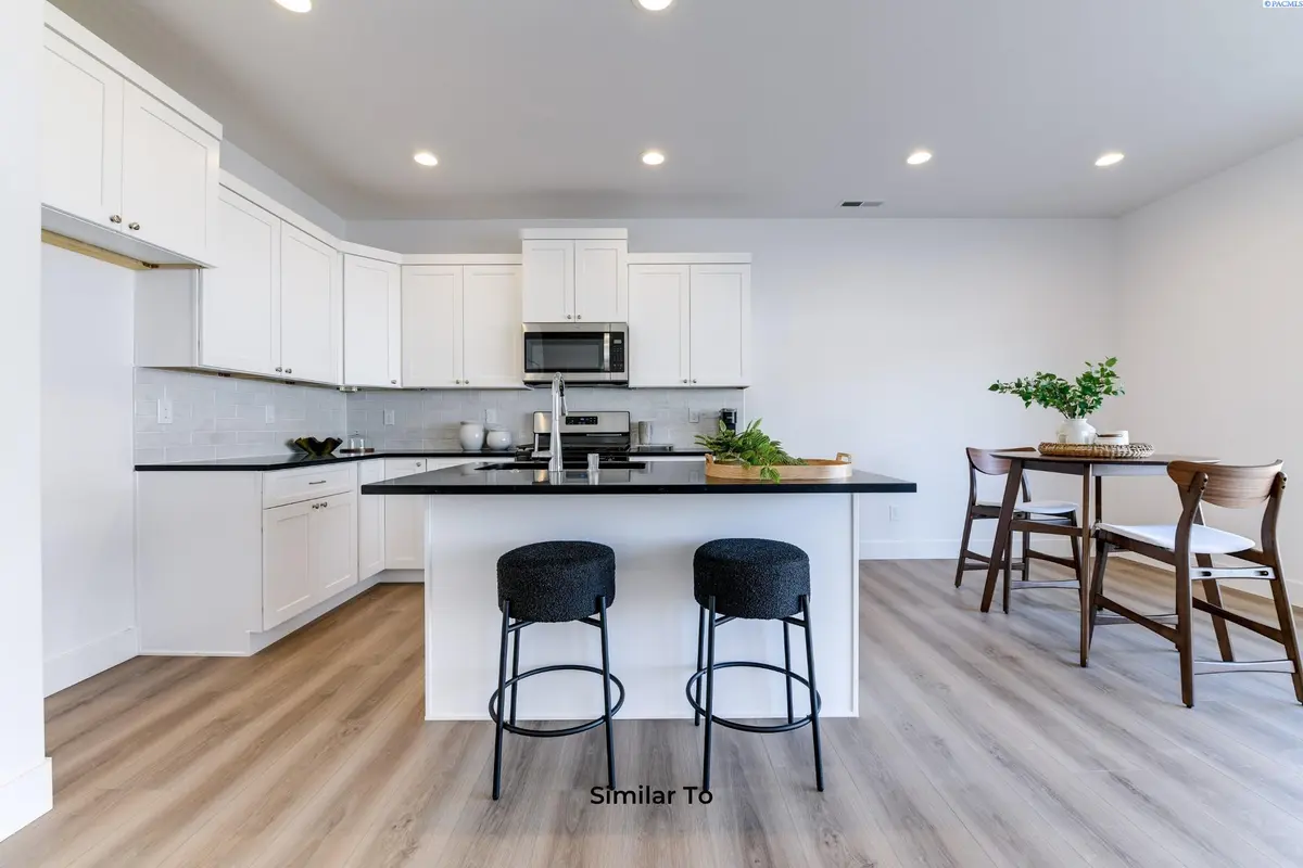 247 N Dewberry Pl, Kennewick, WA 99336