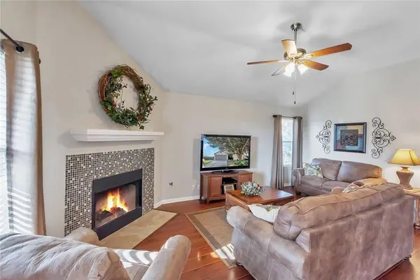 310 Stewart DR, Hutto, TX 78634