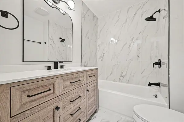 10004 Lydia AVE, Kansas City, MO 64131