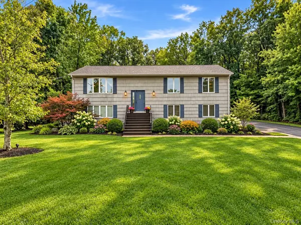 20 Amy Todt DR, Monroe, NY 10950