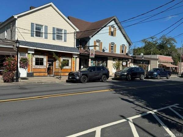 78 Main ST #Second Floor Front unit, Pine Bush, NY 12566