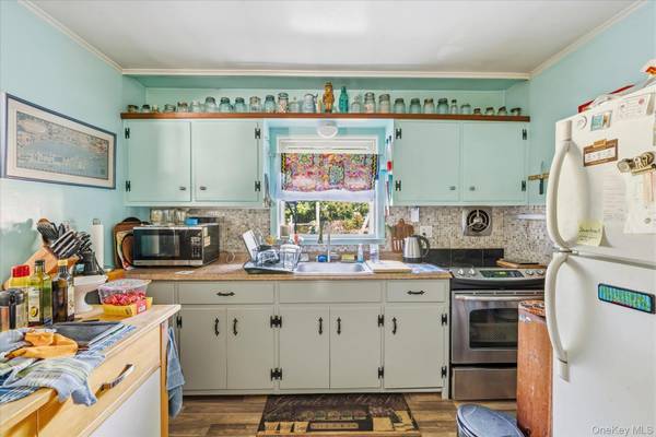 995 Schoolhouse RD, Cutchogue, NY 11935