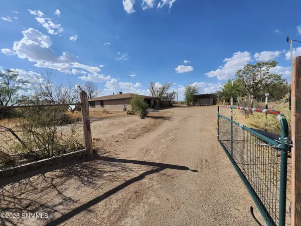 3155 SW Red Rooster LN, Deming, NM 88030