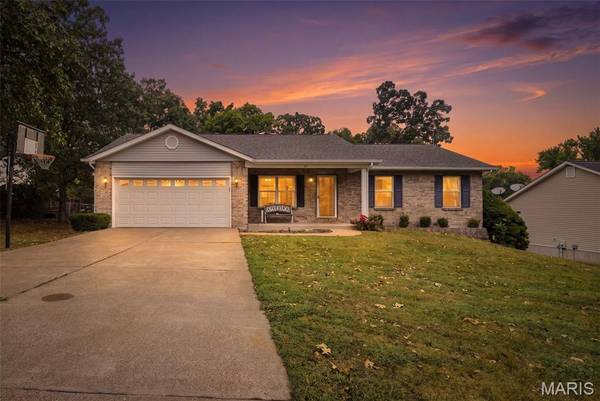 52 E Lakeview DR, De Soto, MO 63020