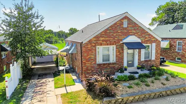 5348 Sunshine DR, St Louis, MO 63109