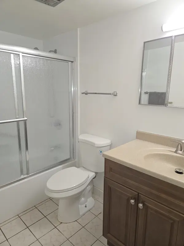 420 S Kenilworth AVE #18, Oak Park, IL 60302