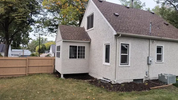 1824 Clear AVE, Saint Paul, MN 55119