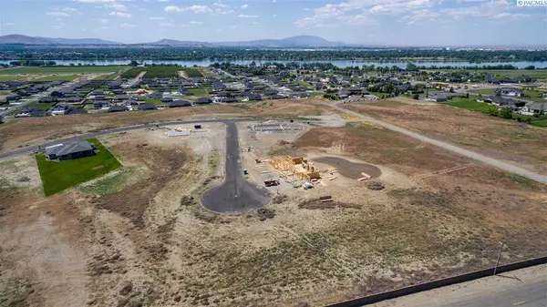 6820 (Lot 8) Eagle Crest Dr, Pasco, WA 99301