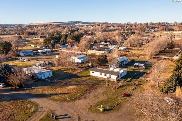 407 E 23rd Avenue, Kennewick, WA 99336