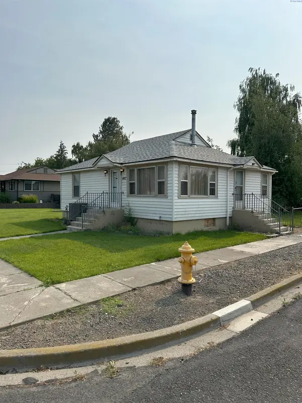 447 N Burke,  Connell,  WA 99326