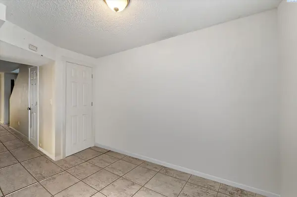 2313 W Sylvester St #C8, Pasco, WA 99301