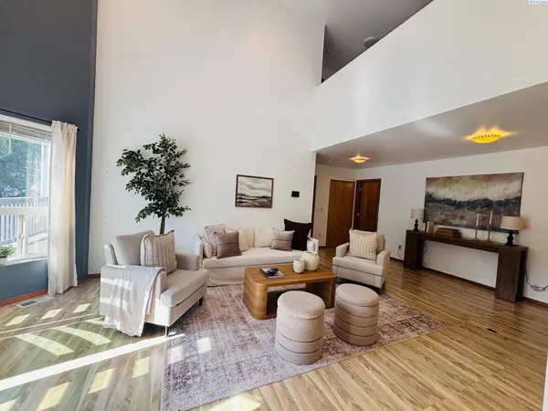 9505 Sturgis Road, Pasco, WA 99301