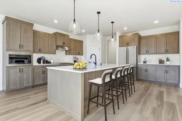 2790 Centerline Ave, Richland, WA 99354