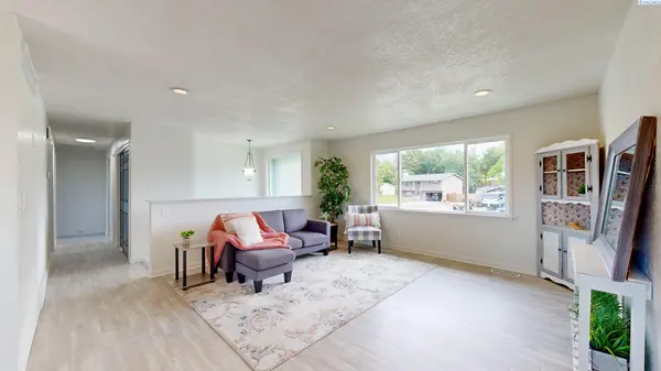 4611 Mallard Court, West Richland, WA 99353