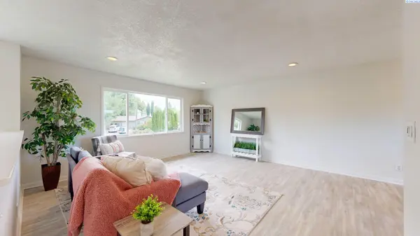 4611 Mallard Court, West Richland, WA 99353