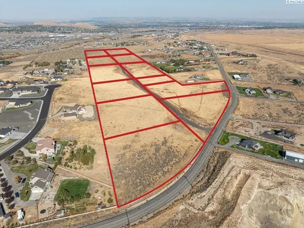 33908 Mammoth Dr, Kennewick, WA 99338