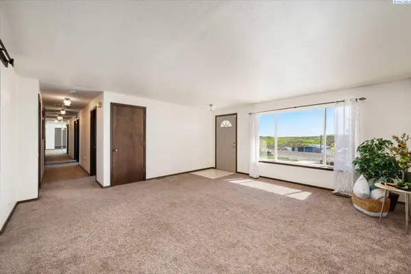 700 Blanton Road, Eltopia, WA 99352-8840