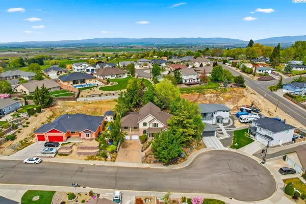 1310 COUNTRY VIEW CT, Sunnyside, WA 98944