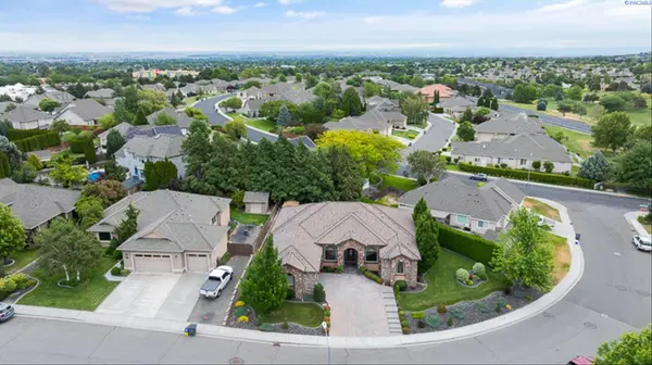 3301 S Tweedt St, Kennewick, WA 99337