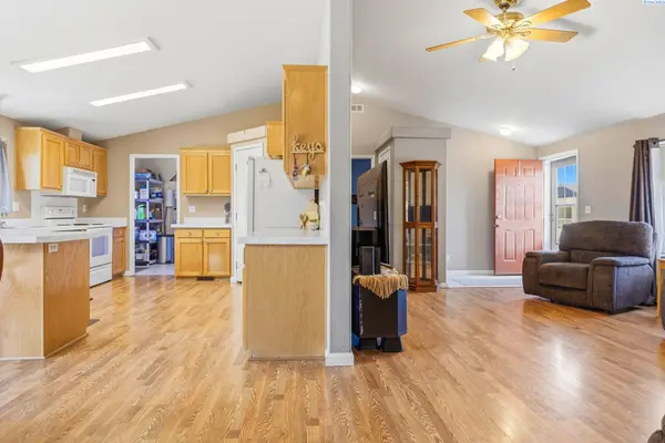 1609 Cactus Loop, Richland, WA 99352