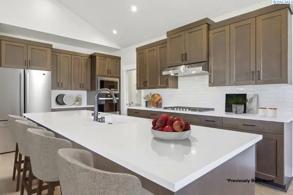 3274 Emory Ave, Richland, WA 99354