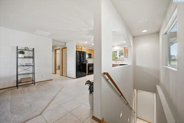 3710 W Canyon Lakes Dr. L-104, Kennewick, WA 99337