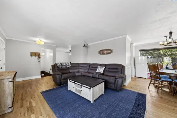 1117 W 19th Ave, Kennewick, WA 99337