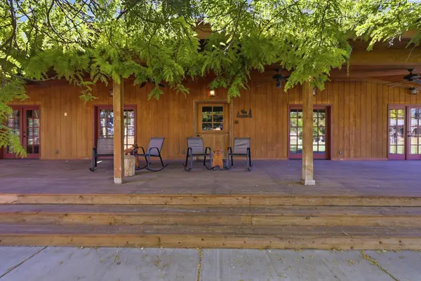 315 Monument Dr, Burbank, WA 99323