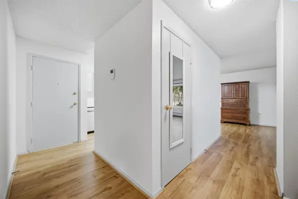 3121 W Hood Ave C-101, Kennewick, WA 99336