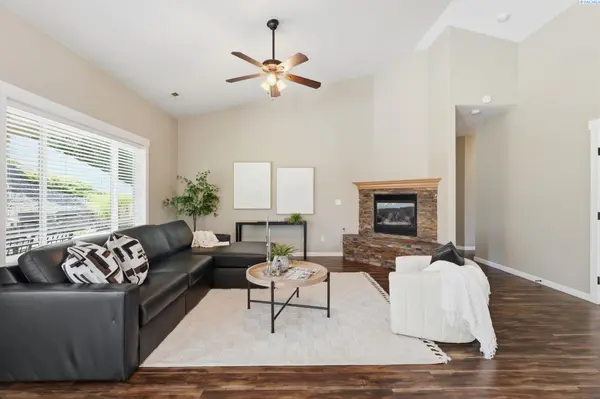 611 Hunter Street, Richland, WA 99352