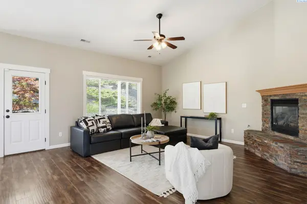611 Hunter Street, Richland, WA 99352