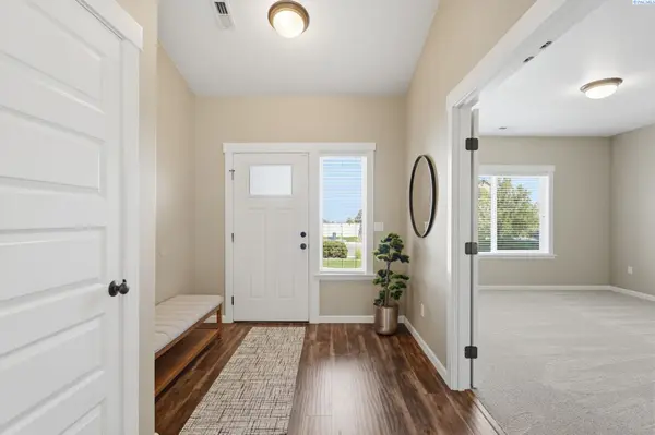 611 Hunter Street, Richland, WA 99352