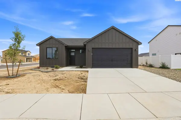1201 Topaz Ave, Grandview, WA 98930