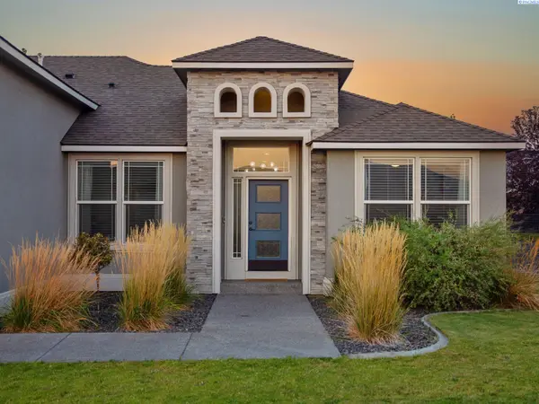 689 Titan Avenue, West Richland, WA 99353