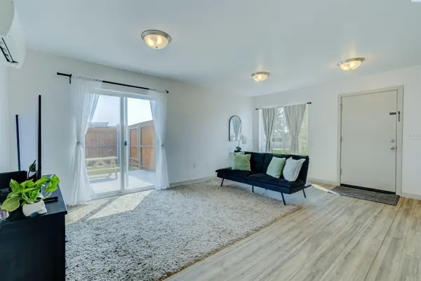 525 S Cedar Ave, Pasco, WA 99301