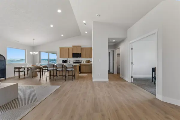 2903 S Osborne St, Kennewick, WA 99338